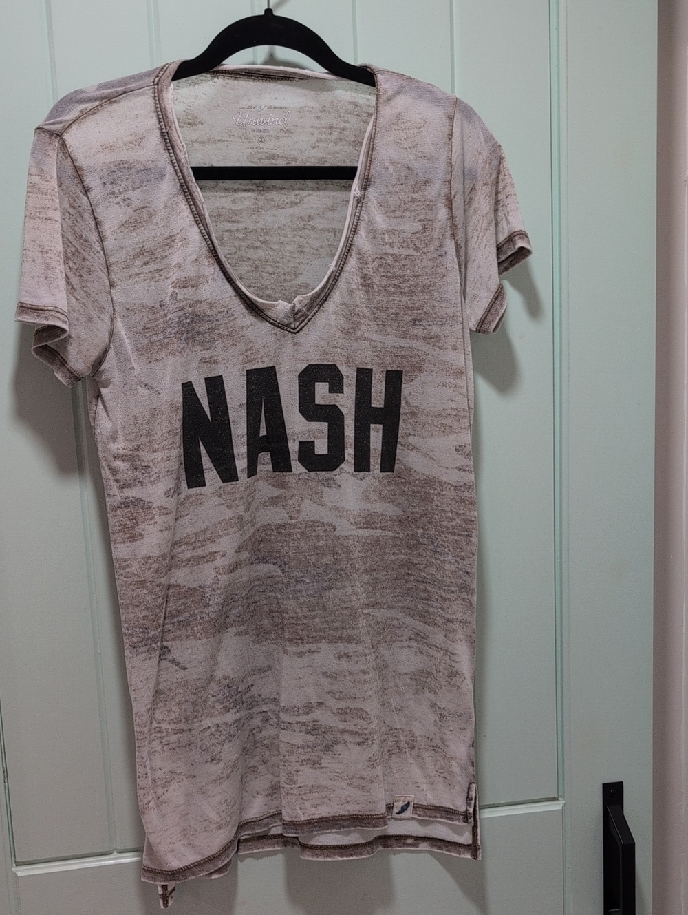 League Women's NASH V-Neck Tee in Burnout Camo Size XL Nashville